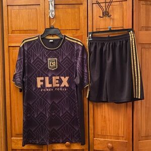 Men’s size xl NWOT LA soccer jersey and shorts set💥price Drop💥